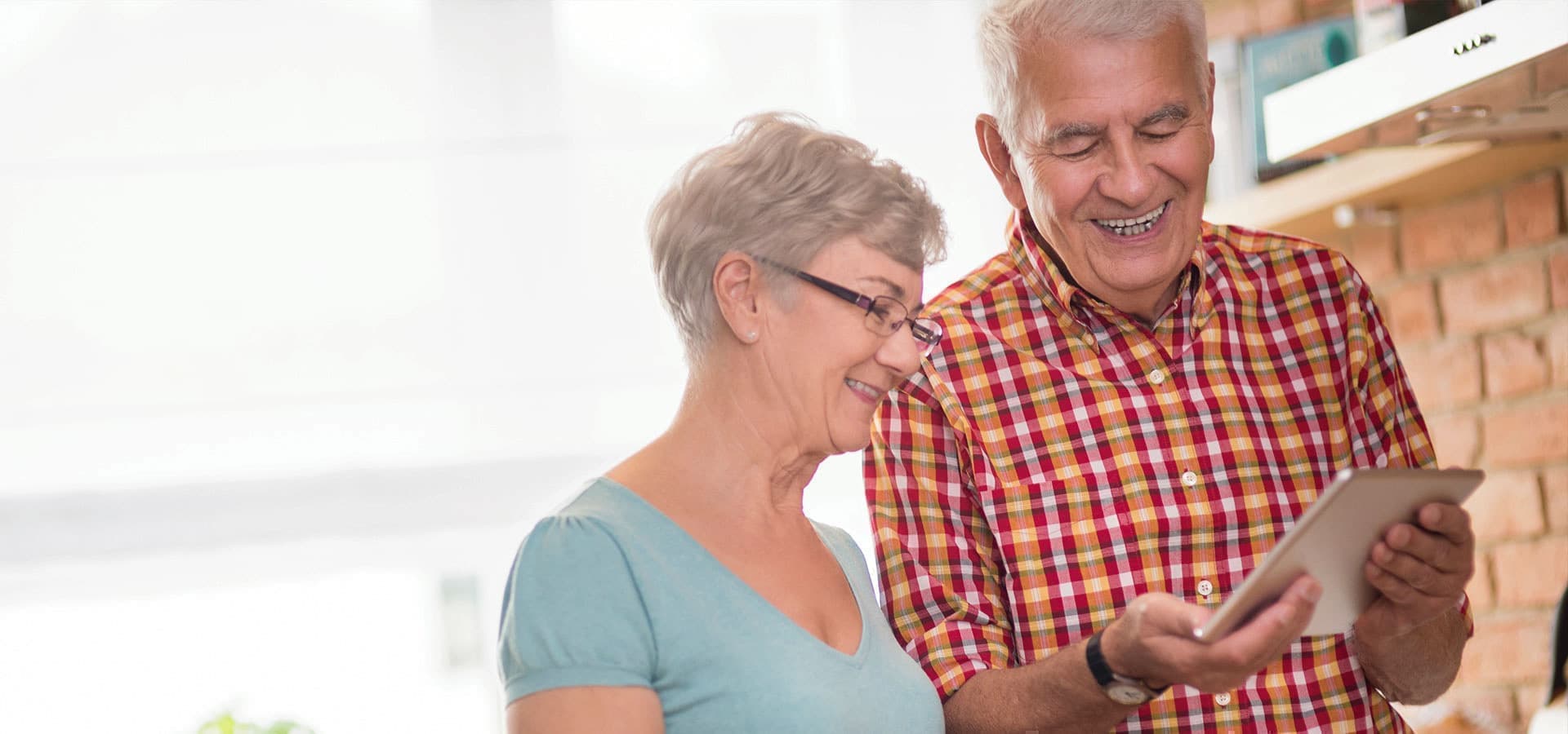 水晶堂の補聴器　オーティコン